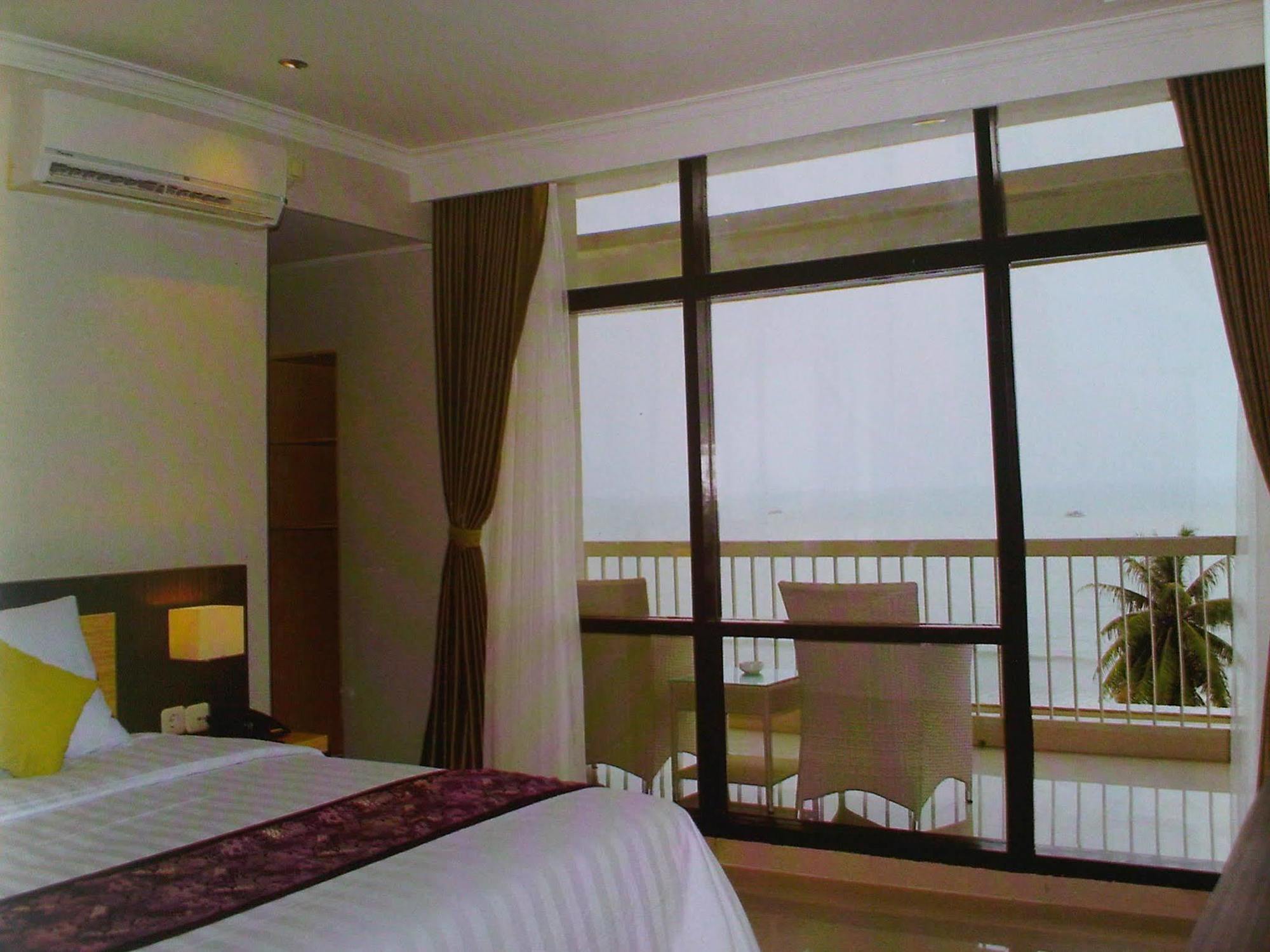 Grand Inna Samudra Beach Cimaja Buitenkant foto